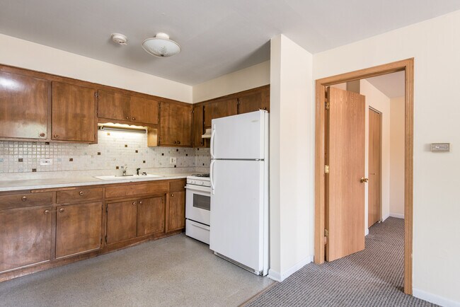 Building Photo - 8100 W 95th St