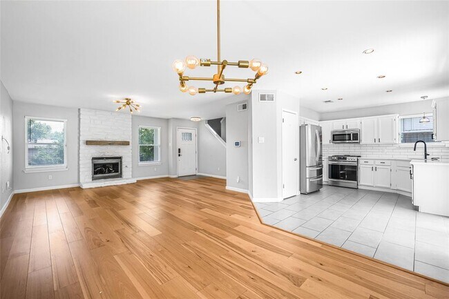 Building Photo - 8412 Spring Valley Dr