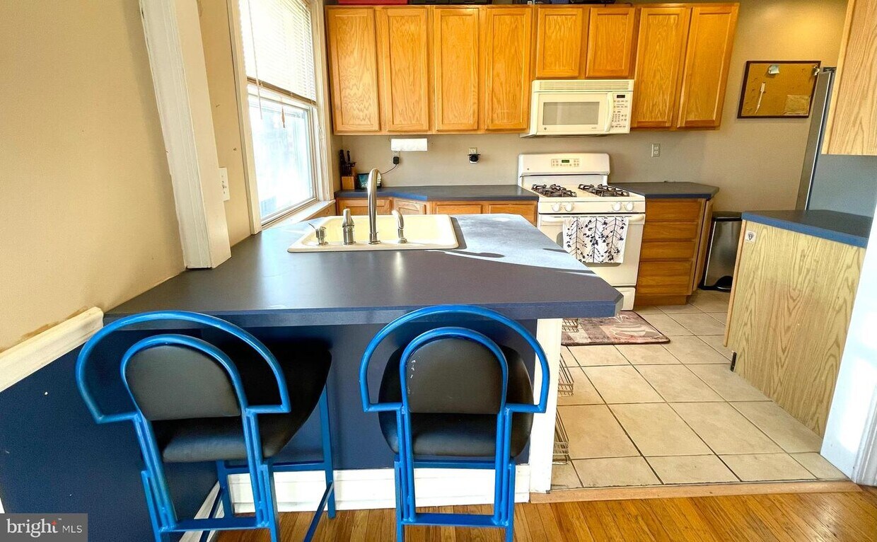 158 Osborn St, Philadelphia, PA 19128 Townhouse for Rent in