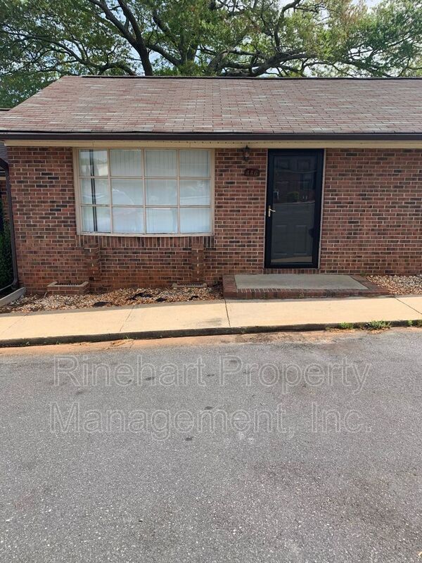 Primary Photo - 446 Willowspring Ln