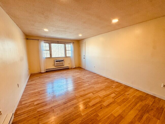 Foto del edificio - 14B Mayberry Dr