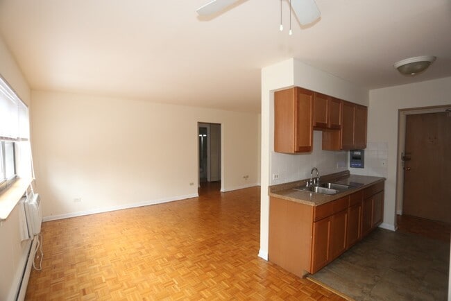 Foto del edificio - 503 W Briar Pl