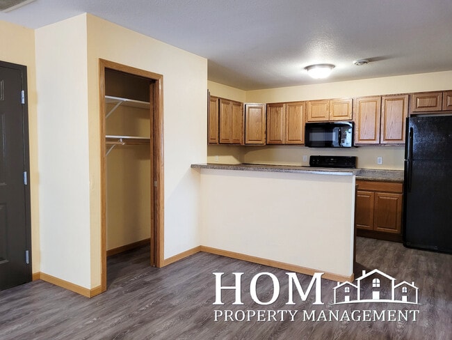 Building Photo - 251 Bunting Ln