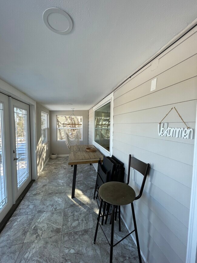 Foto del edificio - 590 Columbine Rd