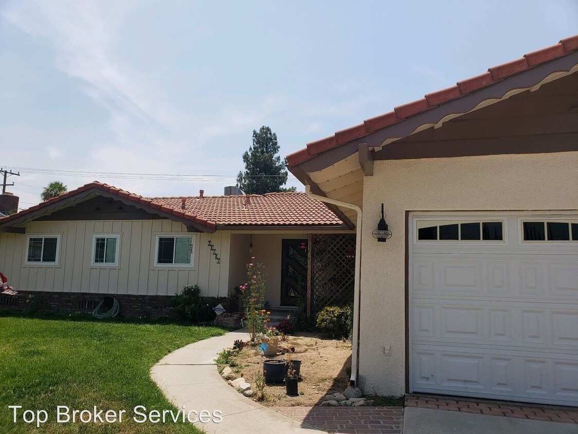 Foto principal - 3 br, 2 bath House - 26167 Holly Vista Blvd