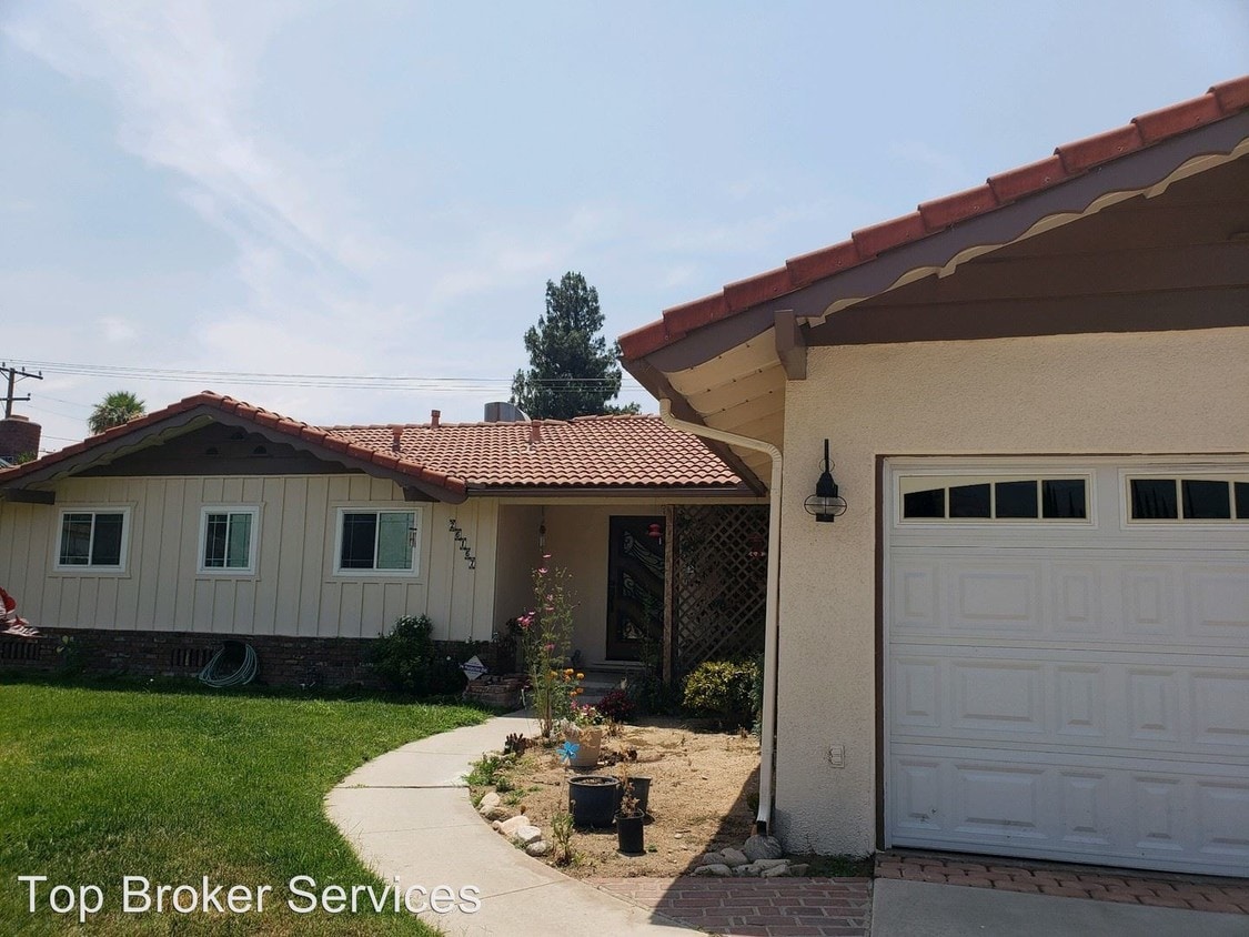 Primary Photo - 3 br, 2 bath House - 26167 Holly Vista Blvd