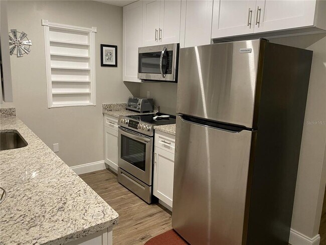 Foto del edificio - 930 Cedar Cir