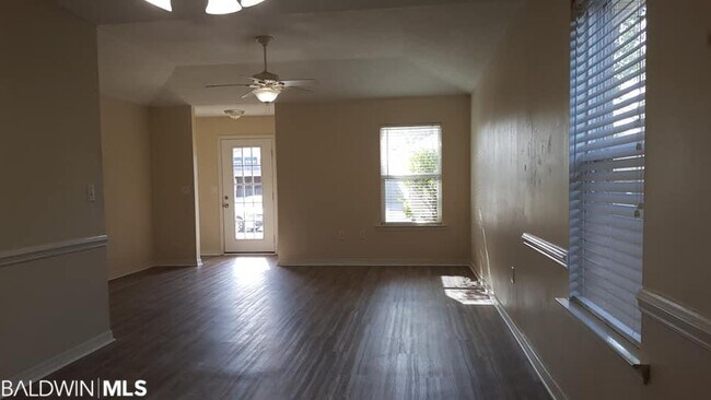Foto del edificio - 1470 Majesty Loop