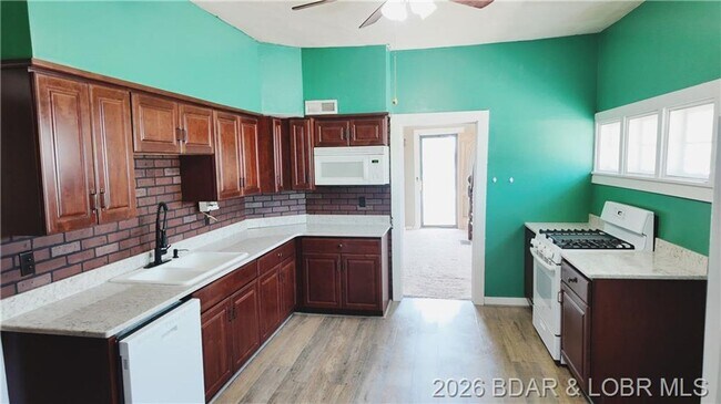 Foto del edificio - Charming 3 Bedroom Home in the Heart of Eldon!