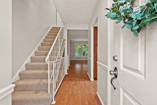 Foto del edificio - 7918 Pebble Brook Ct