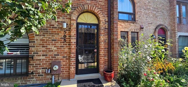Building Photo - 503 Brummel Ct NW