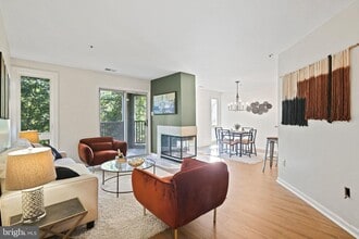 Building Photo - 5006 Dorsey Hall Dr