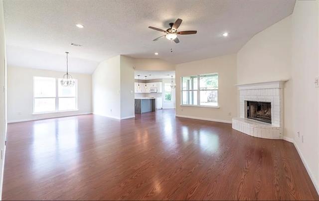 Building Photo - 352 Howard Way Dr