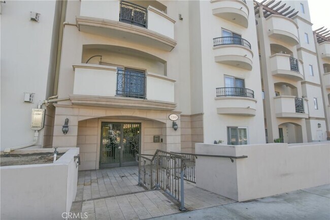 Foto del edificio - 11848 Kiowa Ave