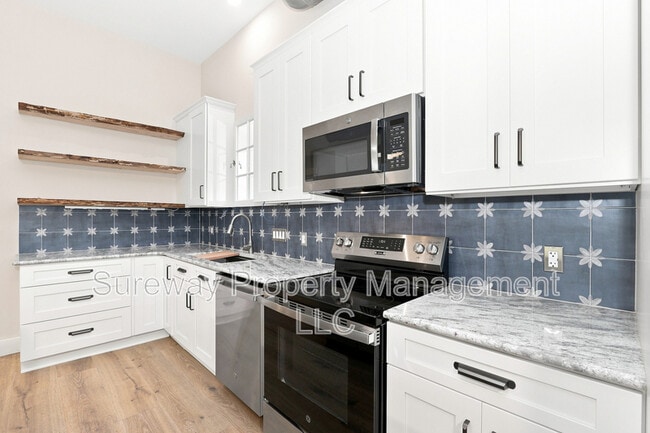 Foto del edificio - 5565 Pennell Rd