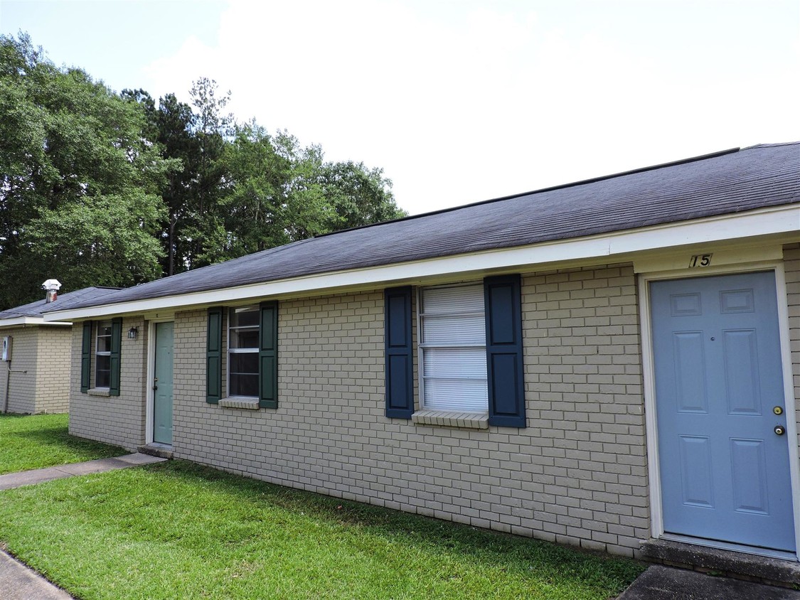 Primary Photo - Campus Cottages