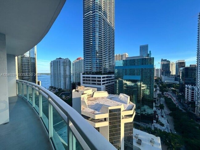 Building Photo - 951 Brickell Ave
