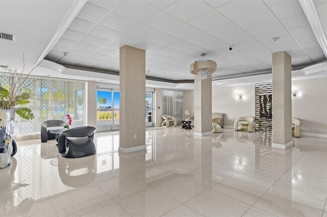 Foto del edificio - 1833 S Ocean Dr