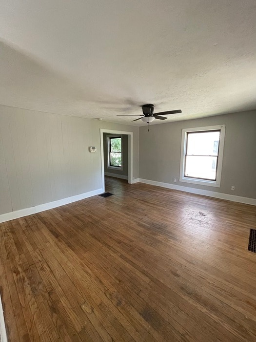 Foto principal - 2 Bed 1 Bath home in Lansing