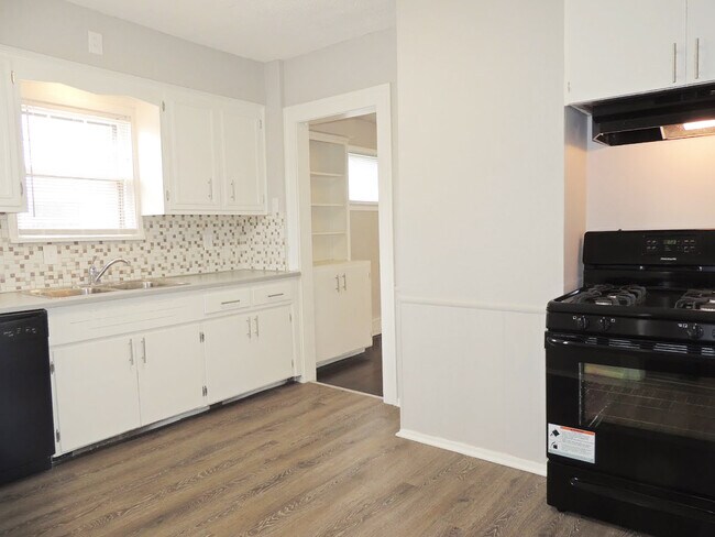 Foto del edificio - Updated 3 Bedroom - 1.5 Bathroom Cleveland...