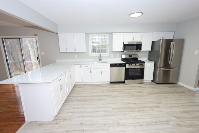 Building Photo - 6113 Peggyanne Ct
