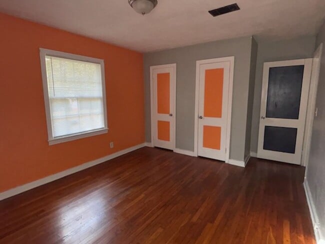 Building Photo - 3258 Meadow Ln