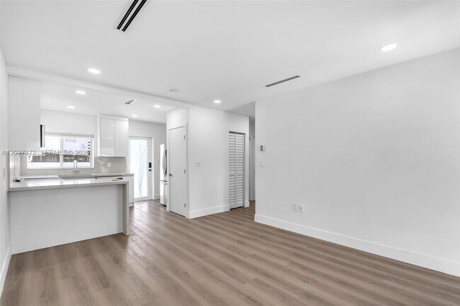 Foto del edificio - 2814 SW 26th St