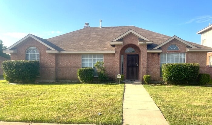Your 4/2/2 Hidden Gem in Lost Creek, in Lancaster — Ready in August - Your 4/2/2 Hidden Gem in Lost Creek, in Lancaster — Ready in August