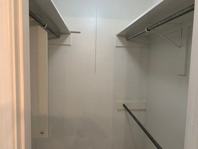 Foto del edificio - 10609 Lakewood Ave