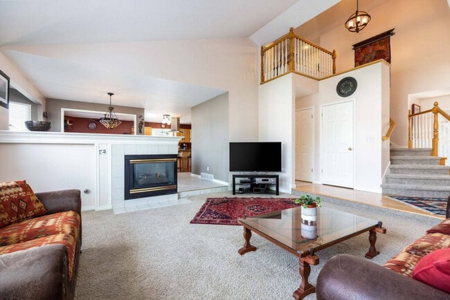 Building Photo - 8126 Clover Spring Ln