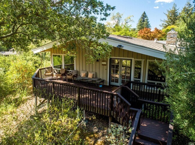 Building Photo - 4 Bedroom 3 Bathroom Single Family Bennett...