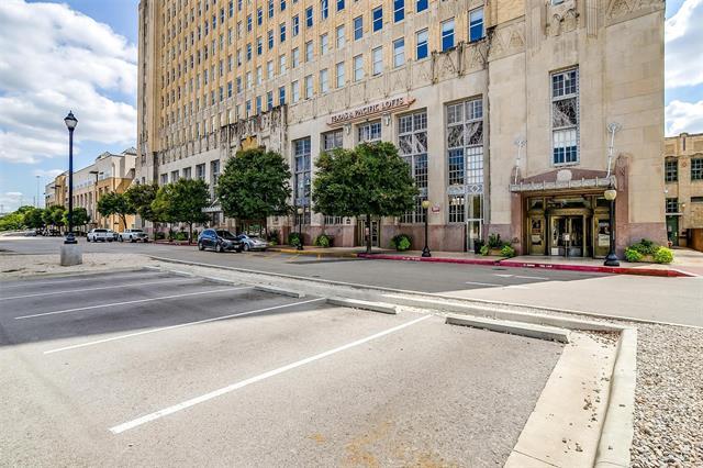 Foto del edificio - 221 W Lancaster Ave