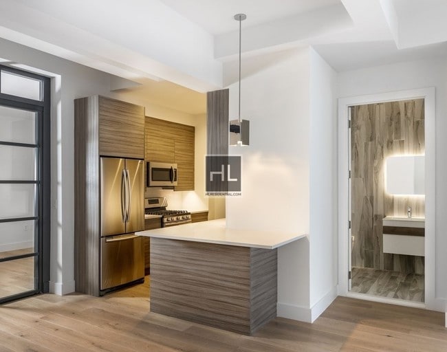 Building Photo - 1 bed Worth Street