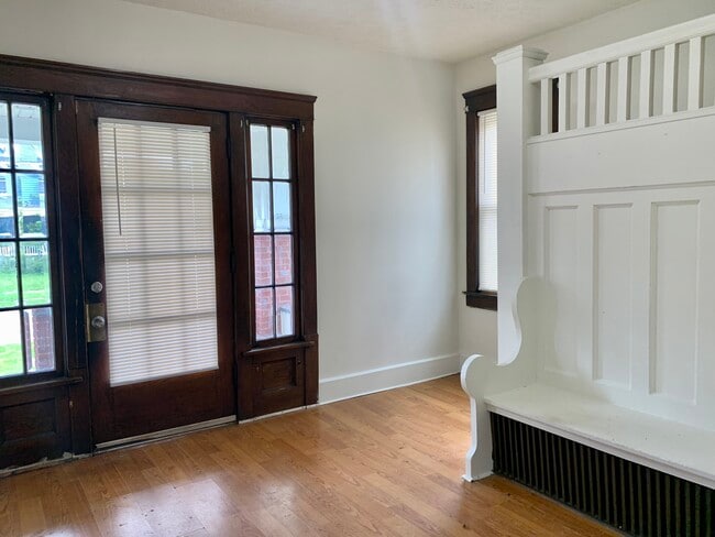 Foto del edificio - 201 Broad Ave NW