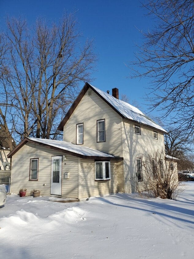 Charming, Newly Updated Home House for Rent in Buffalo, MN