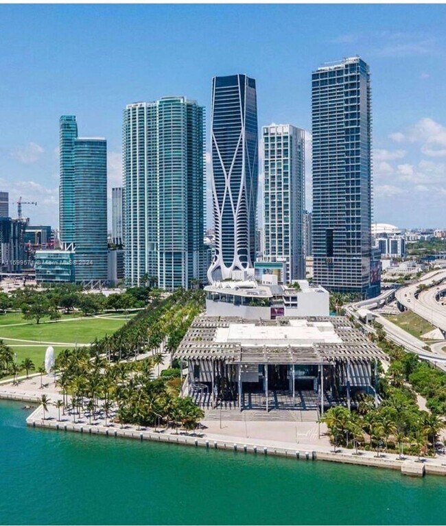 Foto del edificio - 900 Biscayne Blvd