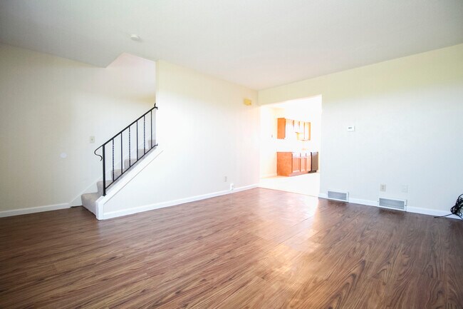 Foto del edificio - 7287 Ayers Rd