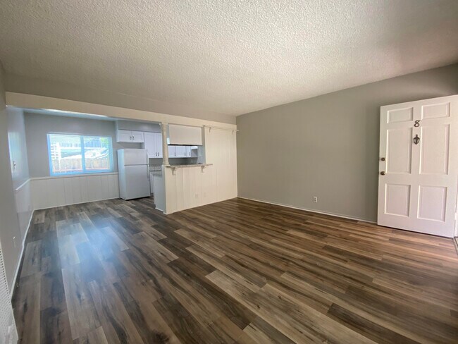 Living room - 20336 Cohasset St
