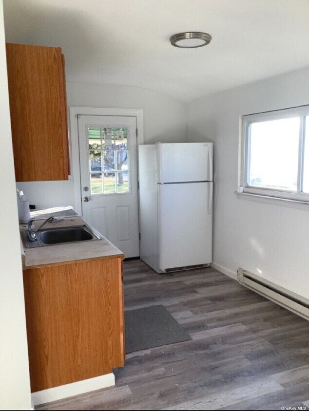 253 Hampton Ave, East Patchogue, NY 11772 House Rental in East