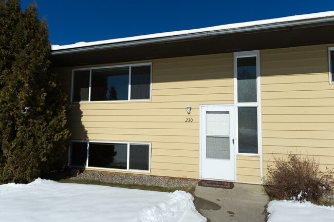 Foto del edificio - Modern Duplex for rent near Wandermere