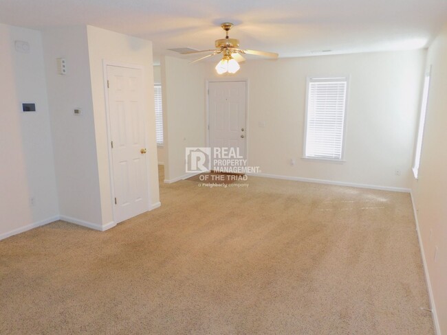Building Photo - Cute 3 Bed / 2 Bath Home in Greensboro!