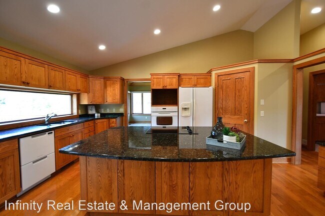 Foto del edificio - 5 br, 3 bath House - 2130 Turnberry Ln SE