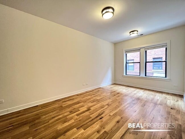 Foto del edificio - 2 bedroom in CHICAGO IL 60625