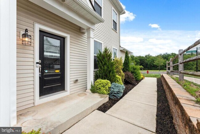 Foto del edificio - 38 Lacey Ln