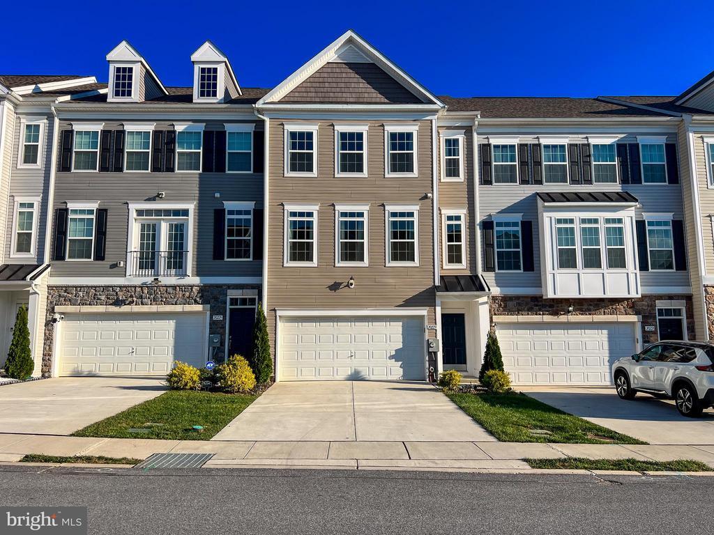 Foto principal - 20223 Capital Ln