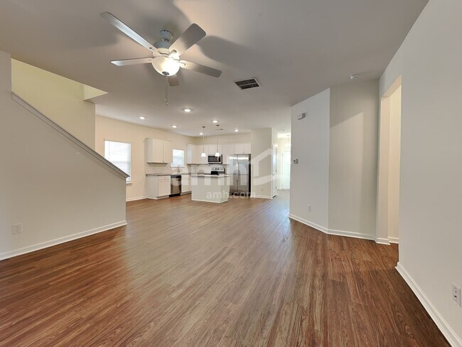 Foto del edificio - 307 Camp dr