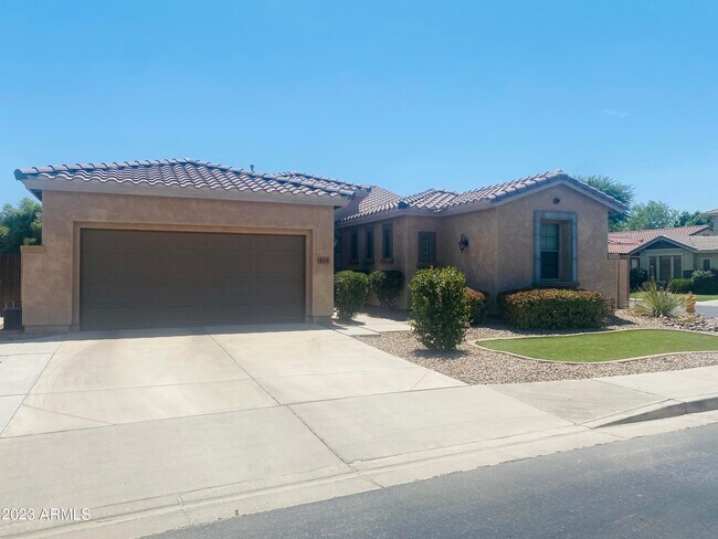 Building Photo - 453 W Lantana Pl