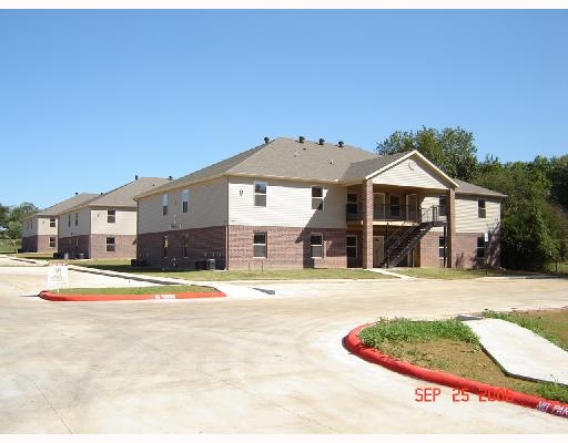 Foto del edificio - Meadow Court Apartments