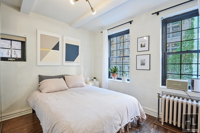 Foto del edificio - 102 EAST 22 STREET, #4B