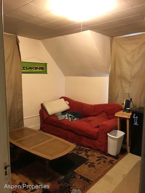 Foto del edificio - 411 N Tracy Ave